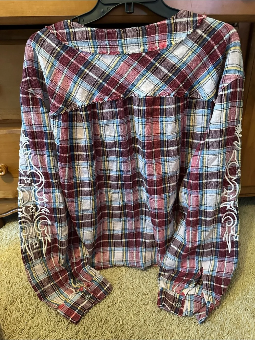NWOT POL PLAID SHACKET WITH EMBROIDERED SLEEVES